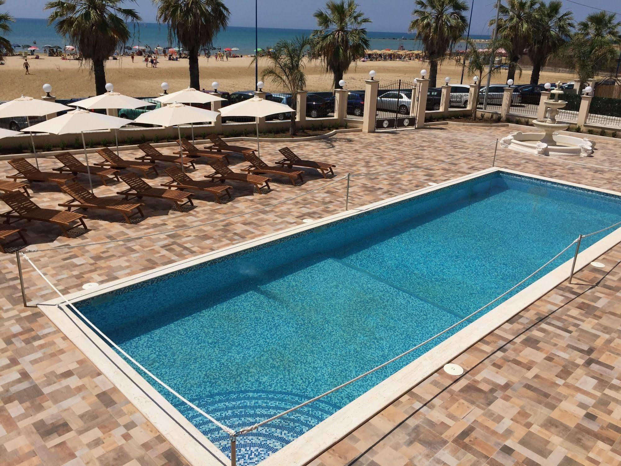 Hotel Riviera Palace Porto Empedocle Exterior photo