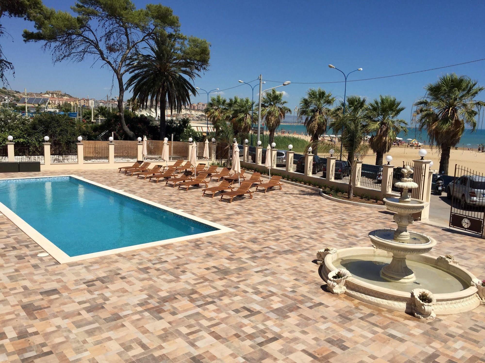 Hotel Riviera Palace Porto Empedocle Exterior photo